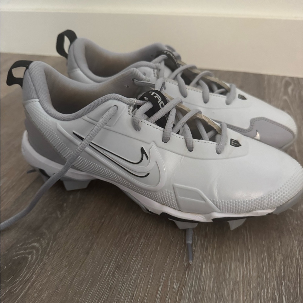 Nike White and Gray Sports Cleats